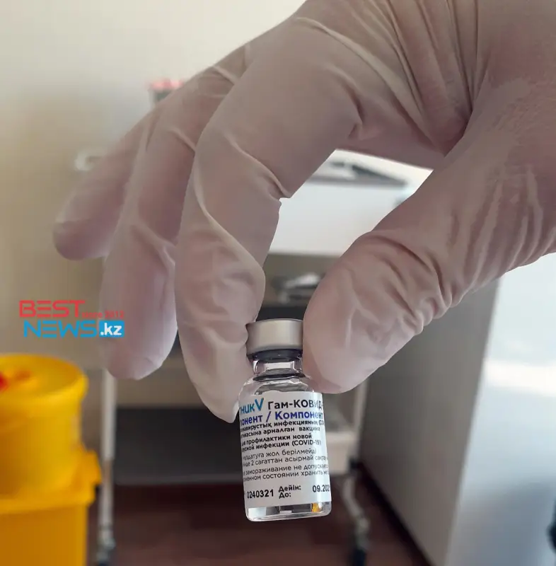 "Завтра в Казахстан поступит 300 тысяч доз вакцины от ковида" - Цой