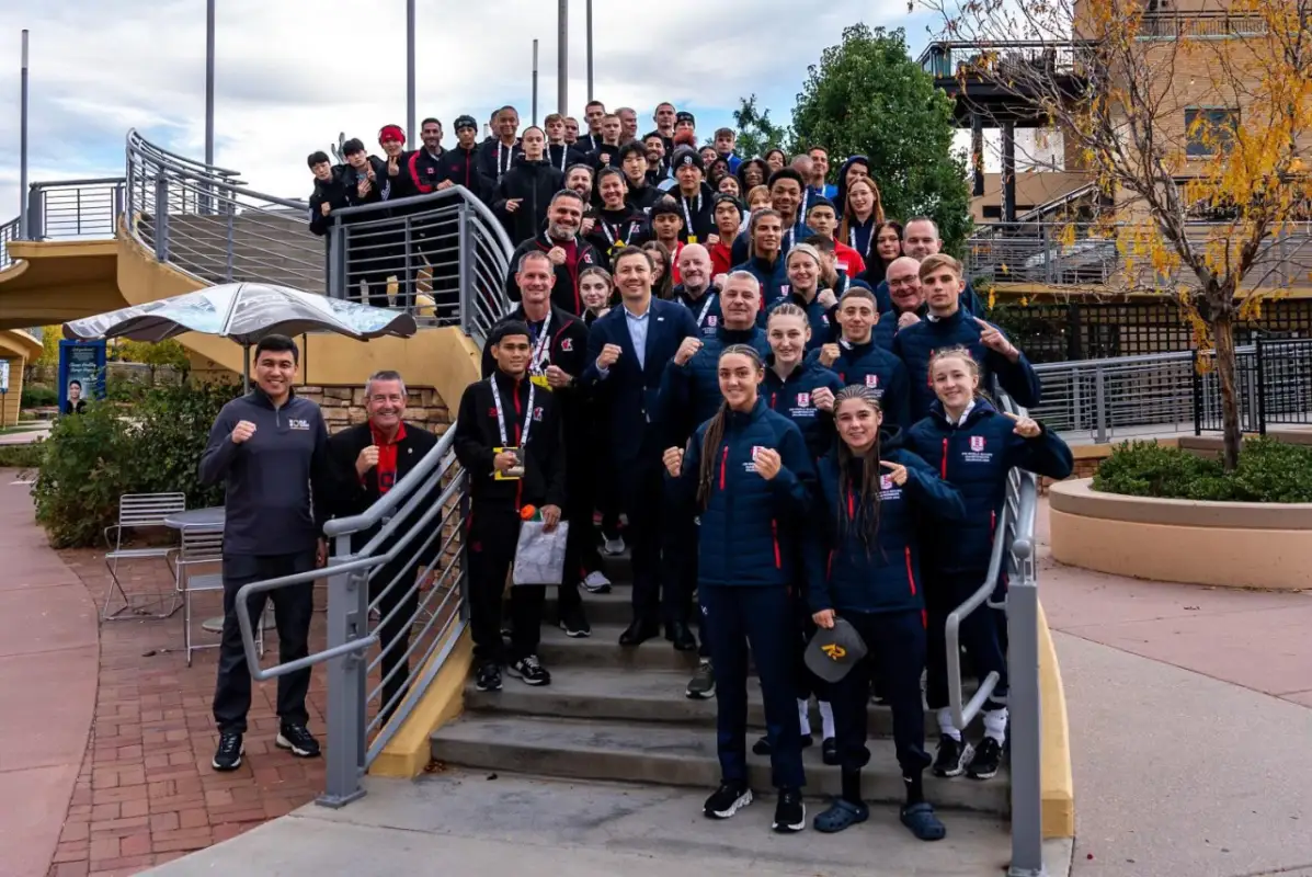 Геннадий Головкин встретился с участниками чемпионата мира по боксу U19 в Пуэбло