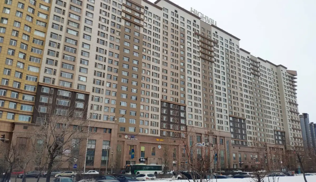 В Астане мужчина совершил суицид в ЖК Хайвилл 