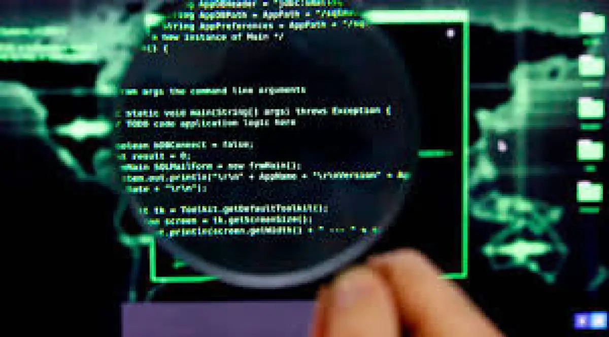 Четыре иностранца помогали в атаках на СМИ Казахстана – МВД