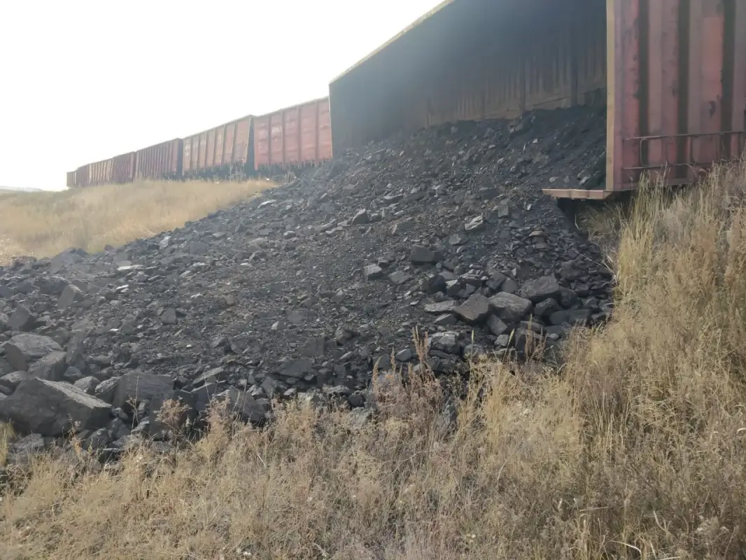 В Карагандинской области сошли вагоны с углём