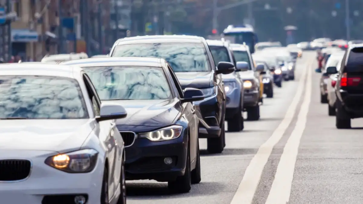 В Казахстане изменили наказание для водителей за не включенные фары