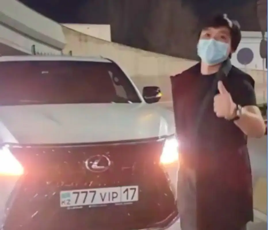 "Я - VIP": Кайрат Нуртас показал новый Lexus LX 570 с крутым госномером