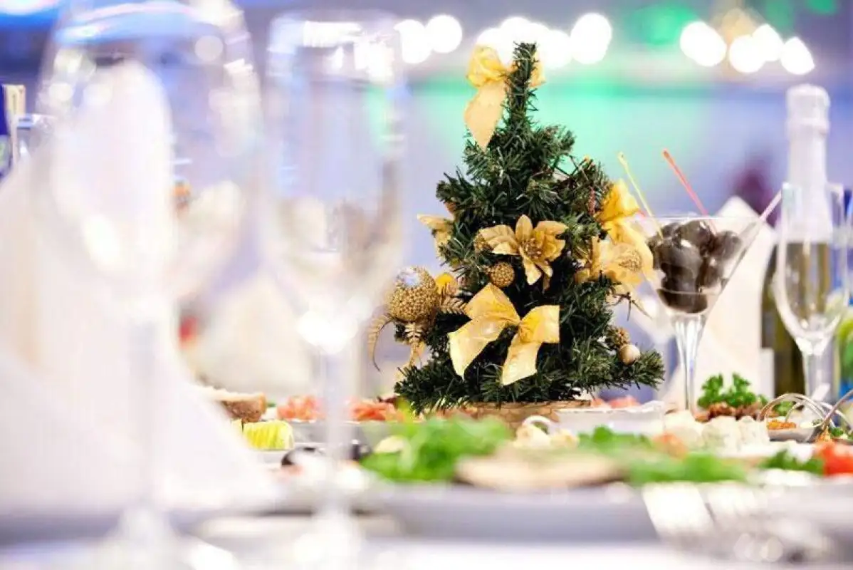 Выжить после корпоративов: Минздрав порекомендовал казахстанцам знать меру