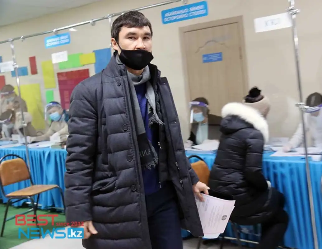 Серик Сапиев вышел из отпуска