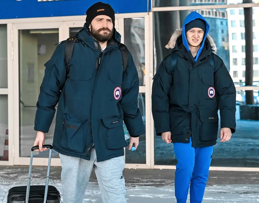 Игроки Барыса отправились на выезд без одного из вратарей