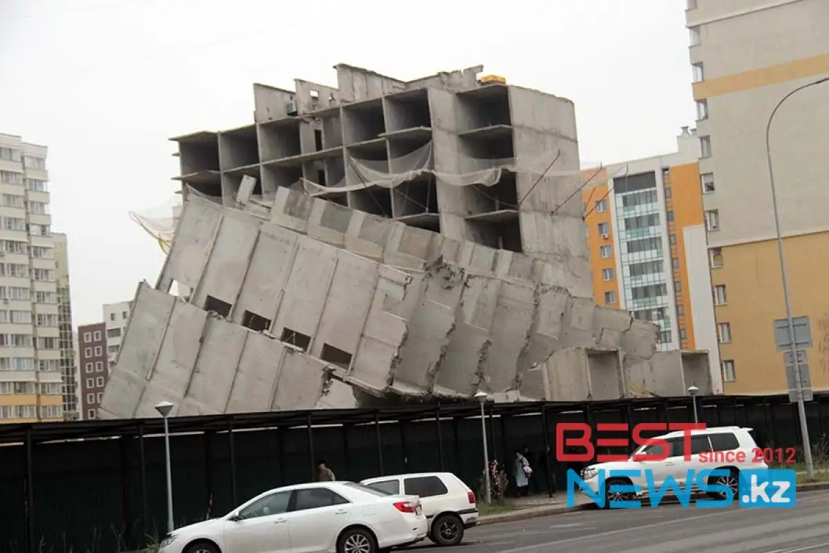 Фото, видео: ночью жильцов в Нур-Султане разбудил страшный грохот - "упало" здание сносимого ЖК