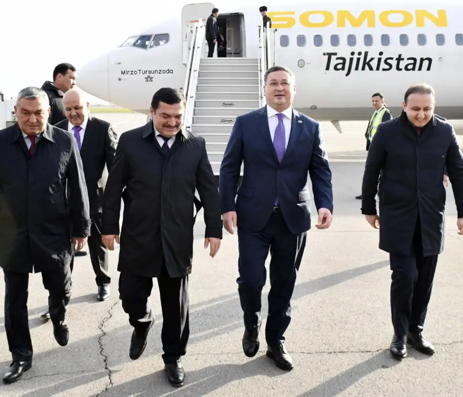 Мурат Нуртлеу совершает визит в Таджикистан