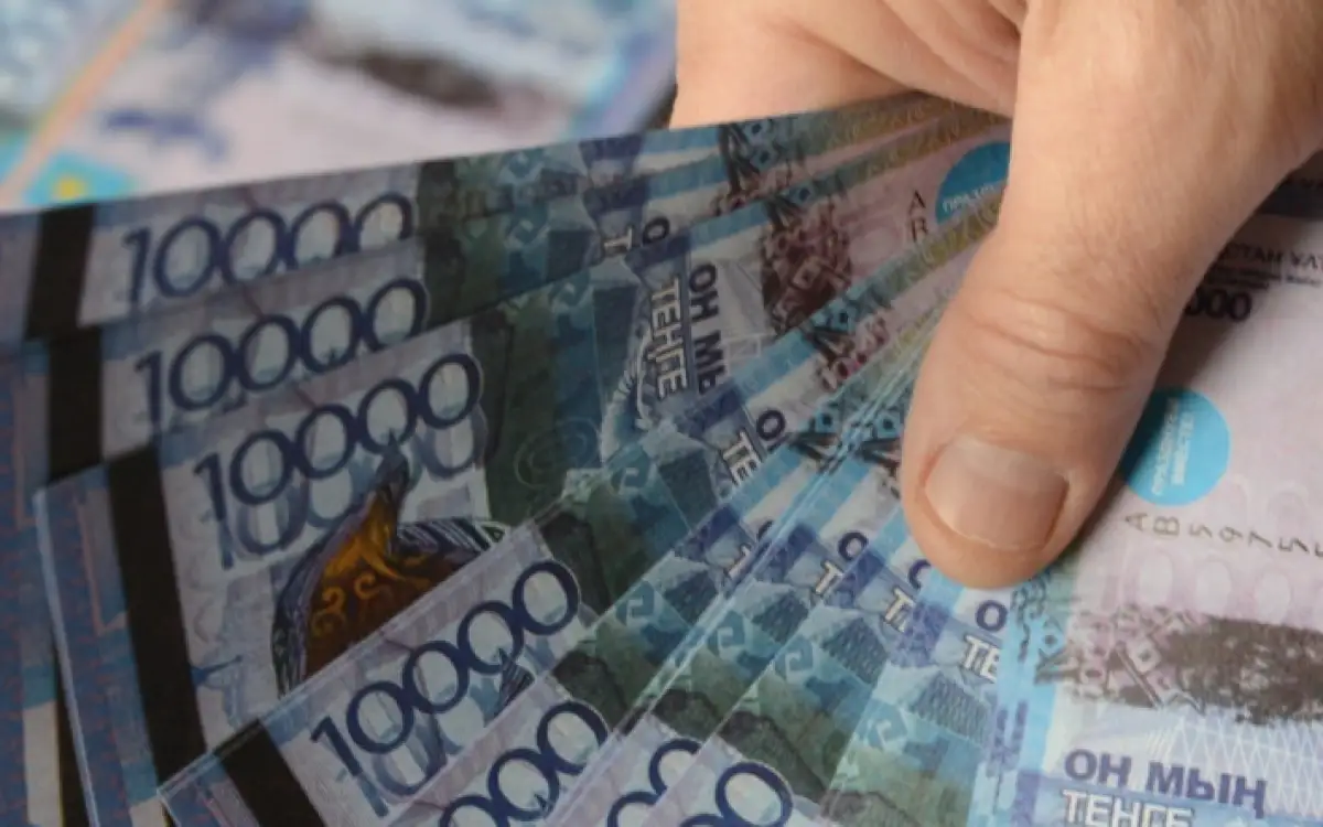 Токаев поручил проиндексировать пенсии и пособия в Казахстане