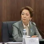 "Мы не обсуждали, кто какую обувь надел" - Дания Еспаева