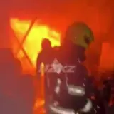 Спасатели МЧС ликвидировали пожар на складах в Алматы 