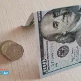 Доллар поднялся до 484 тенге на торгах