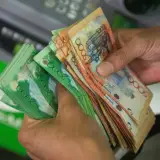 Доллар торгуется выше отметки 454 тенге на бирже