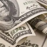 На торгах доллар спустился к отметке 494 тенге