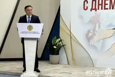 Министр туризма и спорта Казахстана Ермек Маржикпаев поздравил спортивных журналистов