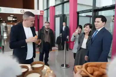 Президента ВАДА встретили в Астане баурсаками и кумысом