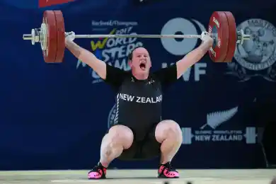 Бывшего мужчину, сменившего пол и ставшего тяжелоатлеткой, будут защищать в Токио 