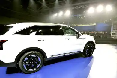 Президент Казахстана в ходе телемоста открыл автомобильный завод KIA Qazaqstan