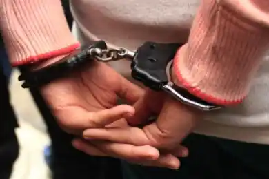 В Астане администратор хостела обокрала постояльца