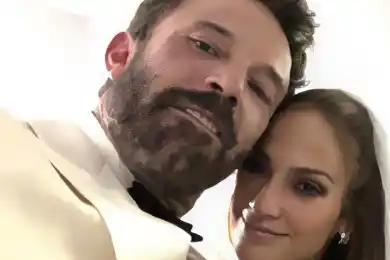 Дженнифер Лопес вышла замуж за Бена Аффлека и сменила фамилию