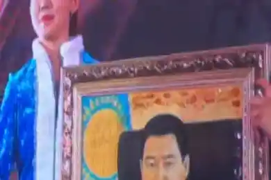 Портрет акима Павлодарской области продали за огромную сумму