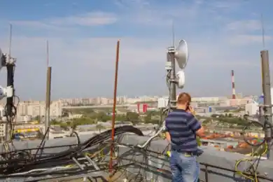 Багдат Мусин высказался о спорах из-за антенн сотовых операторов на крышах