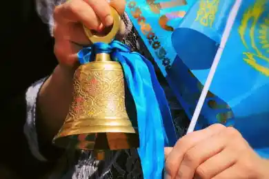 День знаний отмечают в Казахстане