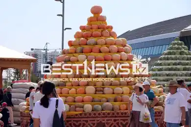 Пирамиды из арбузов и дынь: ярмарка Таджикистана впечатлила астанчан