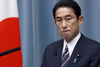 Премьер-министр Японии отменил визит в Казахстан