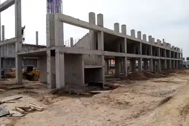 В солнечном Туркестане строят ледовую арену – фото