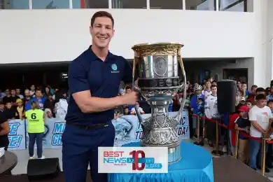 Даррен Диц привёз Кубок Гагарина и показал трофей астанчанам - фото, видео