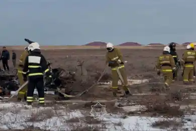 Выжившие пассажиры называют две версии крушения самолета в Актау