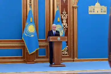 «Оба праздника близки по своему смыслу»: Президент Казахстана поздравил офицеров и солдат