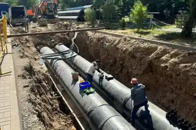 В Алматы заменили не менявшийся 50 лет трубопровод