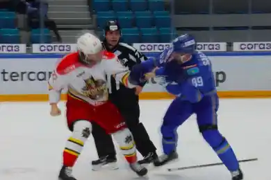 Сагадеев подрался с Мёрфи во втором периоде матча Барыс - КРС