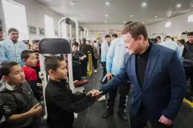 Асхат Оралов поздравил казахстанцев с Днем спорта