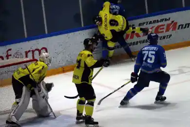 «Номад» заключил контракты с группой хоккеистов