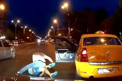 Таксист жас жігітті ұрып соғып, тонап кеткен күдіктілер құрықталуда