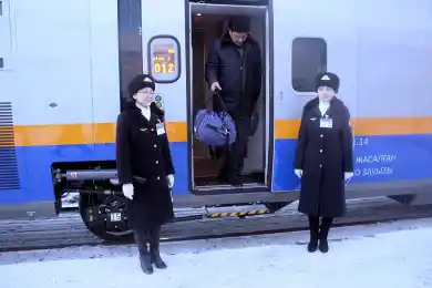 Для казахстанских проводников на ж/д готовят специальное зимнее обмундирование