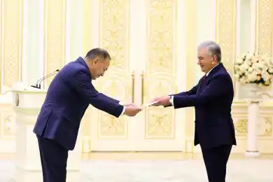 Поклон Тугжанова обсуждают в Казнете