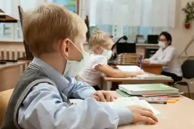 Бекшин разрешил школьникам вернуться к обычным урокам Алматы