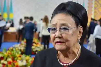 Бибигуль Тулегенова, Олжас Сулейменов, Мария Мудряк отмечены Указом Президента Казахстана