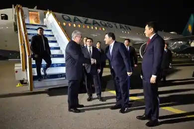 Президент Казахстана прибыл в Баку