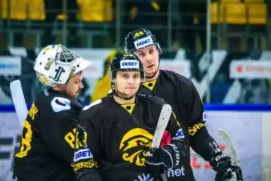 Хоккеистов «Сарыарки» называют фаворитами серии в Алматы