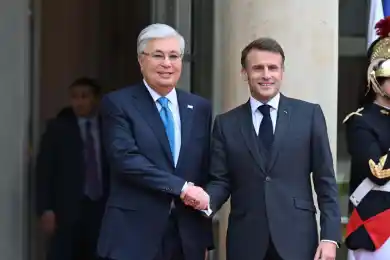 В Елисейском дворце началась встреча президентов Казахстана и Франции