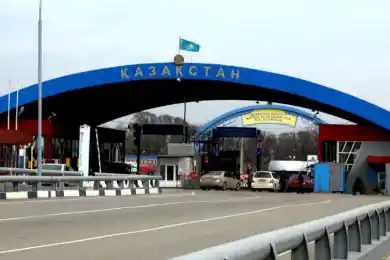  На границе Казахстана с Китаем приостановили перемещение физических лиц