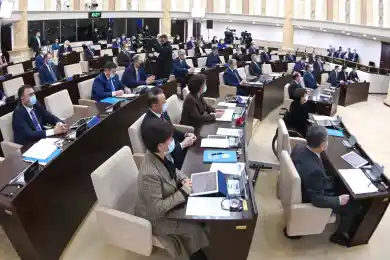 «Нам нужны юристы»: спикер Сената назвал дефицитных депутатов