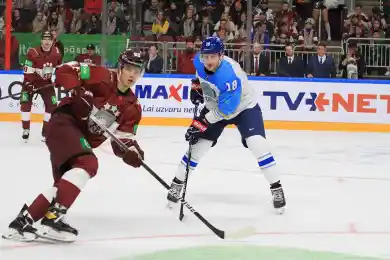 Сборная Казахстана снова пропустила пять шайб в матче с Латвией