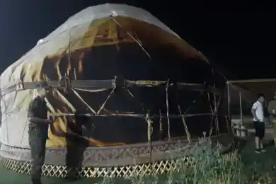 В Шымкенте ночью горел строящийся этноаул - фото