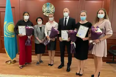 Боксёрши выбрали элегантные наряды на встречу с главой Минкультуры и спорта РК